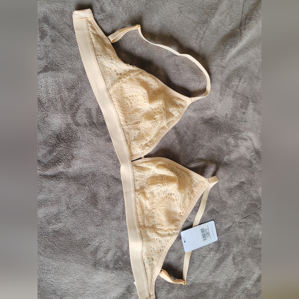 Lively Cream Lace Bralettes - Picture 10 of 13